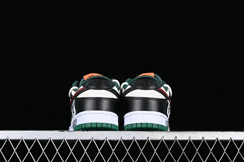 All Categories Nk SB Dunk Series Nk SB Dunk Low Low-top sneakers Nk Dunk Low Panda Prank-Sliding Track Cracked Skateboarder SB Strappy Low-top Casual Shoes DD1391-300